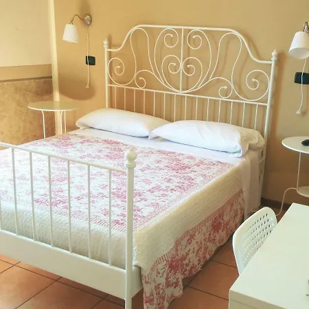 Yh Hostal